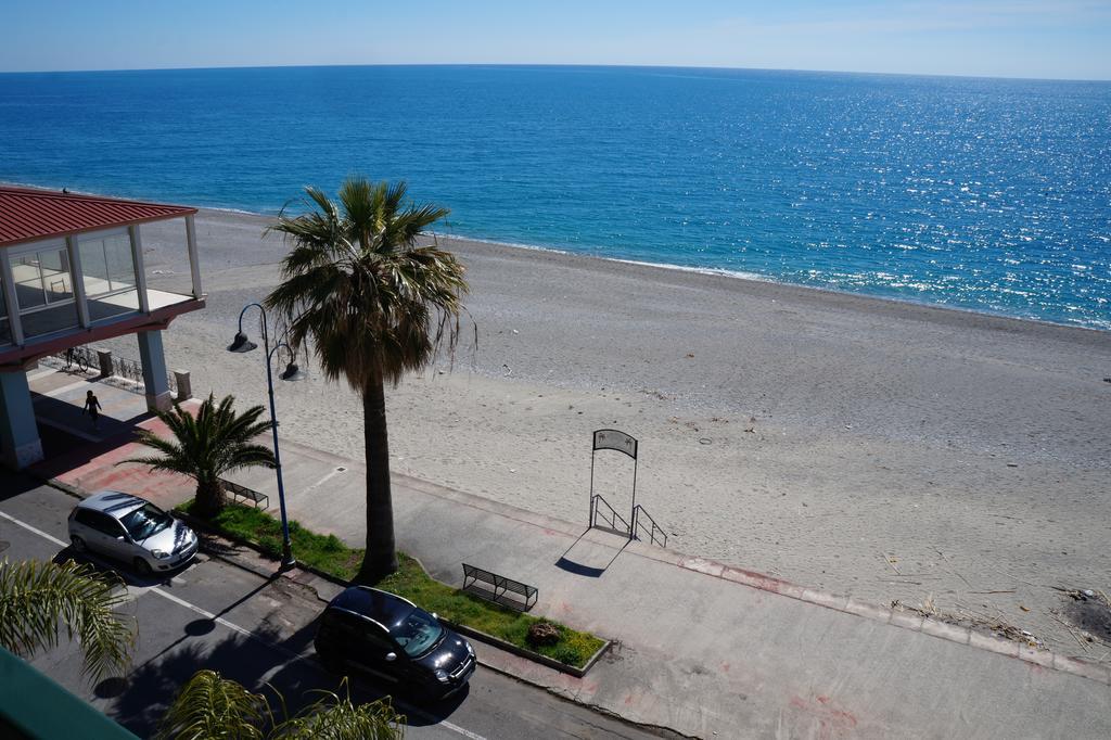 Hotel Ristorante Miramare Marina di Gioiosa Ionica Buitenkant foto