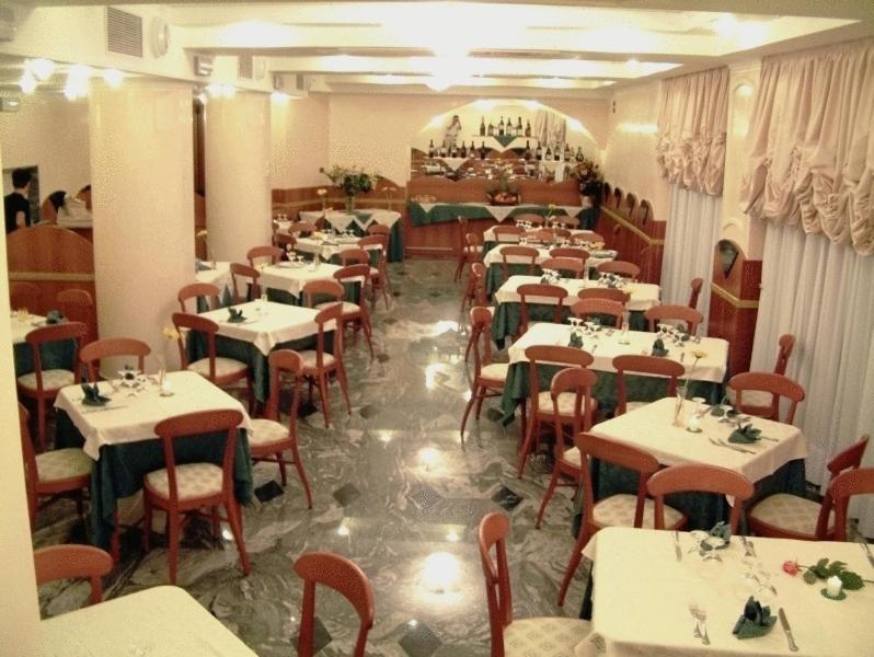 Hotel Ristorante Miramare Marina di Gioiosa Ionica Buitenkant foto